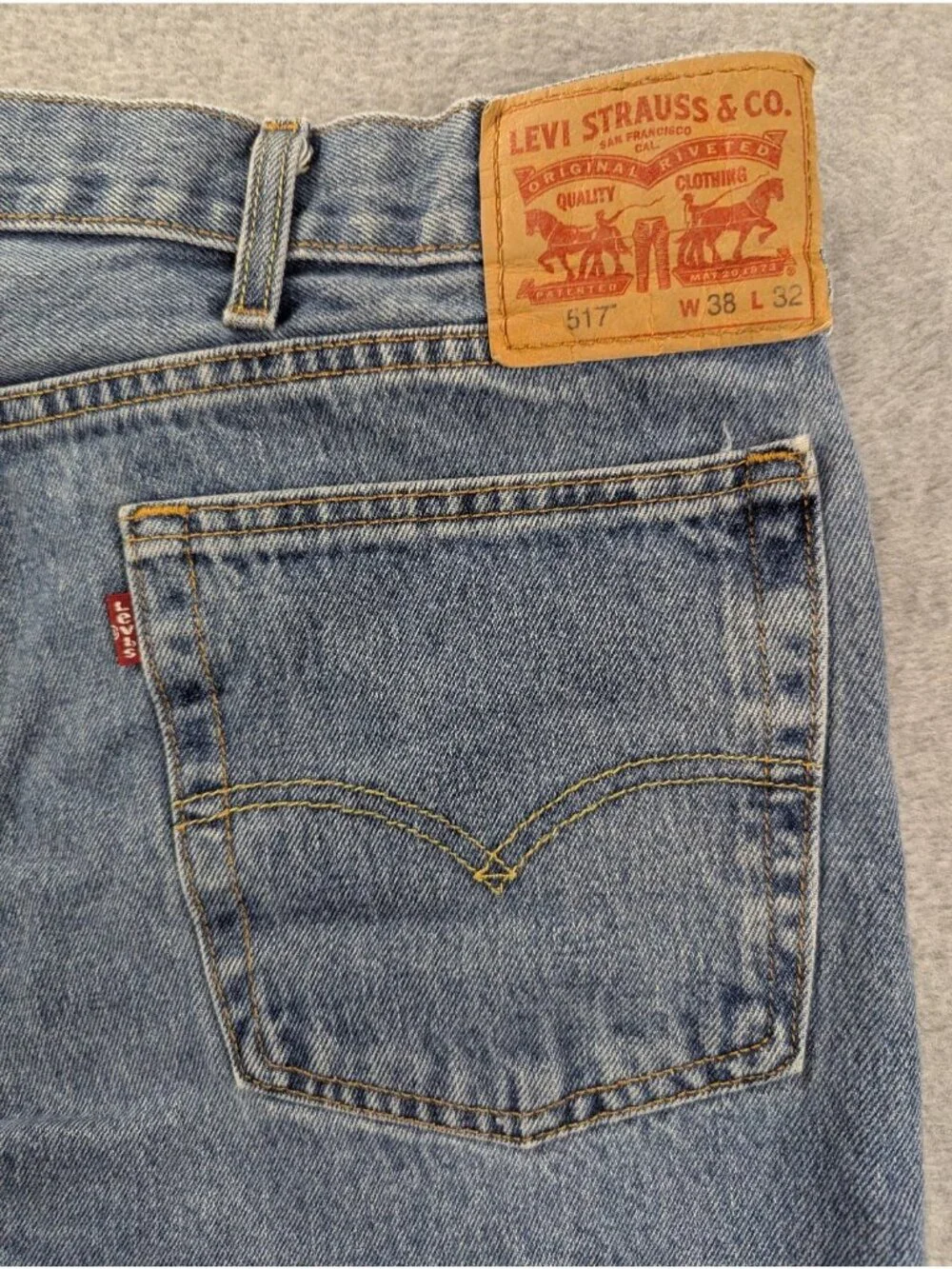 Levis 517 Jeans Mens 38x31 Blue Medium Wash Slim Bootcut Mid Rise Denim Zip Fly